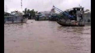 preview picture of video 'DRIJVENDE MARKT MEKONG DELTA - FLOATING MARKET SOUTH VIETNAM'