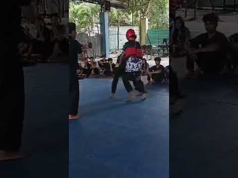 “Calm before the storm… then BOOM 💣 #muaythai #fightedits #shorts”