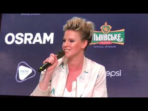 Levina singt in der Pressekonferenz - Eurovision Germany 2017