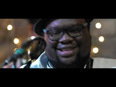 Flavinho Mello e Banda Swing de Mesa ao vivo "Samba Rock pra dançar"