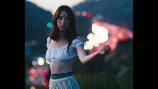 Sarah Grace White – “LIGHT”