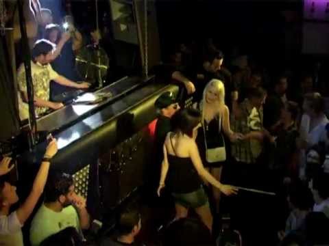 LAURENT WOLF Feat. MOD MARTIN "SUZY" Live @ Madclub 03.03.2012