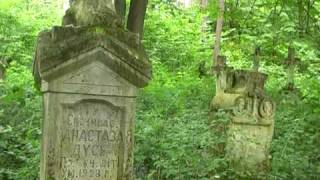 preview picture of video 'Stare Brusno - opuszczony cmentarz w lesie'