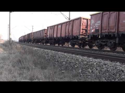 Tren de marfa cu 39 vagoane intra in statia Suceava - 23.02.2015