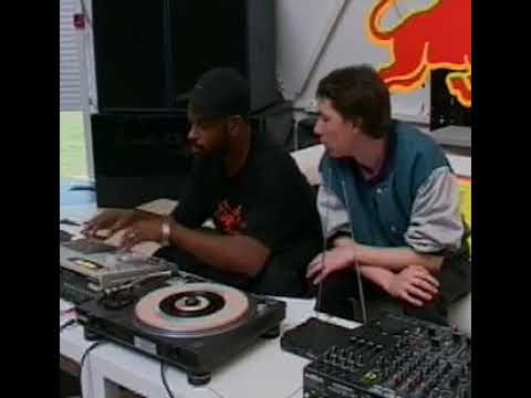 Theo Parrish teaches Russian guy how to chop samples on Akai MPC