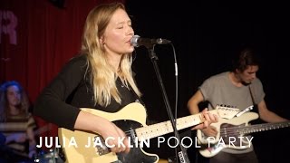 Julia Jacklin - Pool Party (Live at 3RRR)