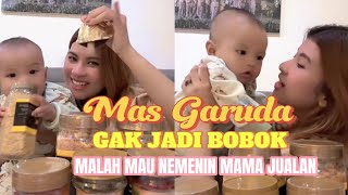 MAS GARUDA GAK JADI BOBOK MALAH MAU NEMENIN MAMA NABILA JUALAN