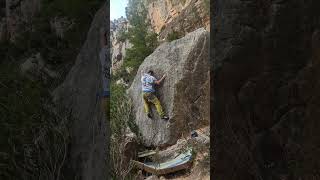 Video thumbnail of Placa, 6a+. Buñol