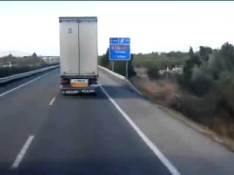 Truck accident - This guy have big luck