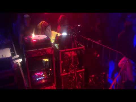 King Shiloh Soundsystem ft red lion - India Dub Style (until we meet again) @ de helling (nl) 130322