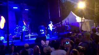 Wanda Jackson - Heartbreak Hotel