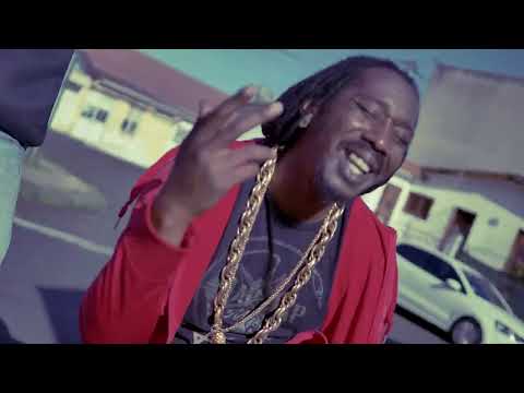 Dédé x Freeky x Lil C -  AU LOIN (Clip officiel)