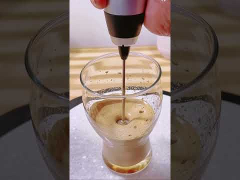 How to make vanilla iced coffee at home? #coffee #coldcoffee #icedcoffee