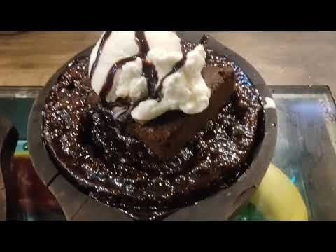 hot chocklate with ice cream