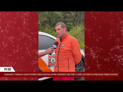 CAMINHÃO TOMBA EM RODOVIA ENTRE FRANCISCO BELTRÃO E ENÉAS MARQUES