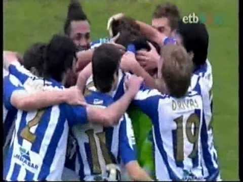 Gol de falta del portero Claudio Bravo ( Real Sociedad - Nàstic )