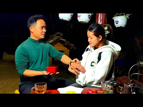 CEO Trieu Vang - accepts love and shares his first meal on the newly built stove.