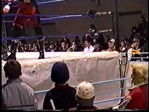 Kowboy Mike Hughes vs Cash Canuck - RAW - February 27th 2001