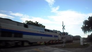 preview picture of video 'Amtrak Train Silver Star Crossing Malfunctions After Train Passes'