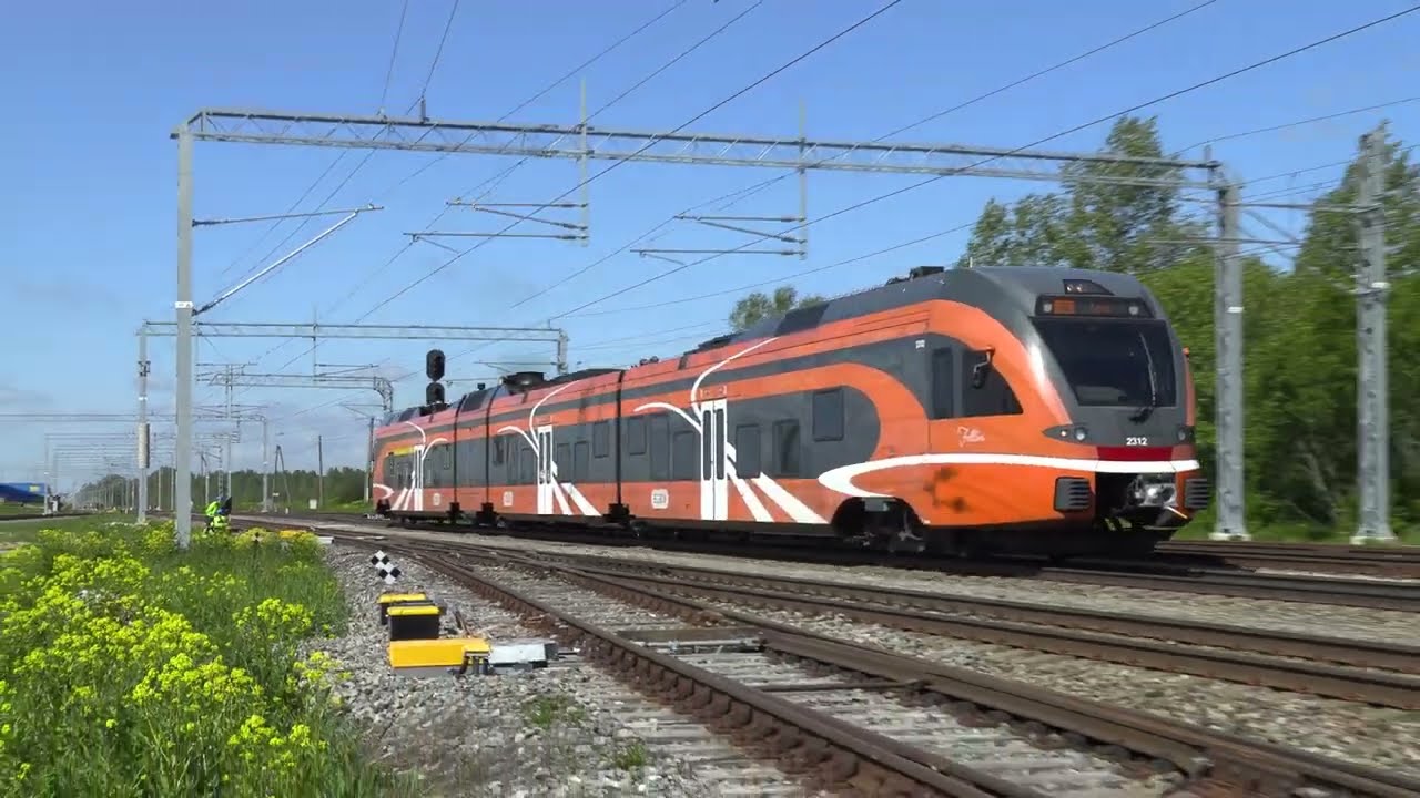 Штадлерский дизель-поезд 2312 на ст. Тапа / Stadler DMU 2312 at Tapa station