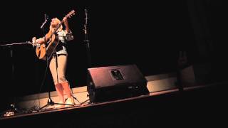 Laura Marling &quot;Walk Alone&quot; / Brooklyn, 2013