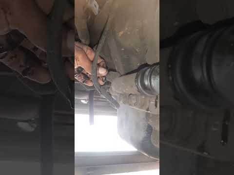 how to clutch cylinder air bleeding part 1#kashi #mechanic #isuzu #truke