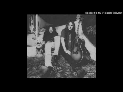 Rowan Robertson, Oni Logan, Violets Demise KNAC The Wildside interview 2001