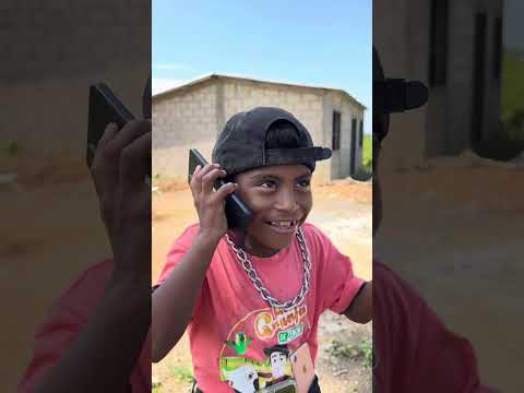 The friend who thinks he's a millionaire, like drums and jorjais😂💵