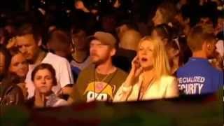 CHRIS MARTIN sings "LIFE IS FOR LIVING" at Glastonbury 2011 - COLDPLAY - 1080p