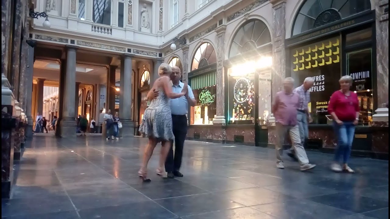 Tango Furtivo 99 at Galerie de la Reine Brussels