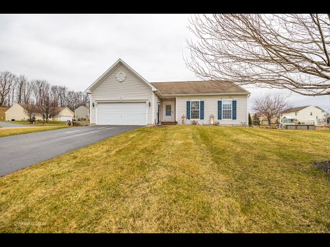 781 Green Meadow Dr, Macedon, NY 14502