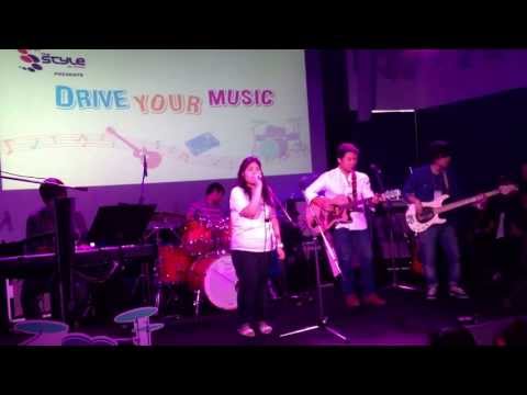 ตัดใจไม่ไหว - miLd Kakkanang (Live)