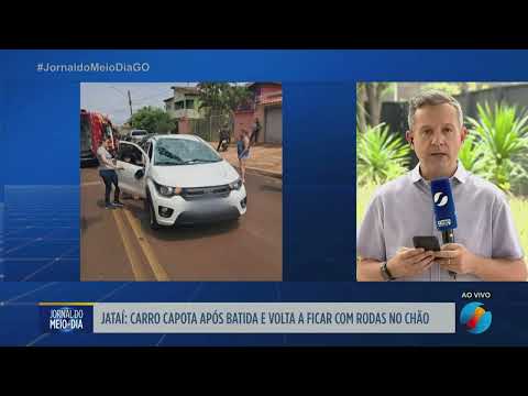 Carro capota após batida e termina novamente sobre as rodas em Jataí
