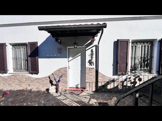 STAGNO VECCHIO (LI) – TERRATETTO SU DUE LIVELLI CON TERRAZZA ABITABILE E DOPPIO CORTILE