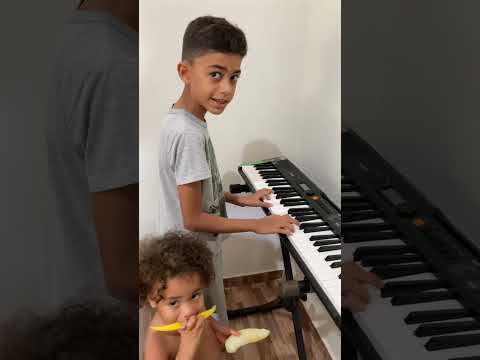 Os bastidores de uma família original.