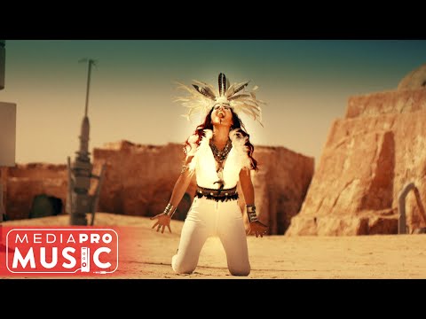 Luyanna ft. Bobby Kimball - La Distancia (Official Video)
