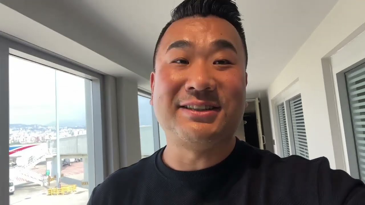 Middle East Airlines Cedar Lounge thumbnail