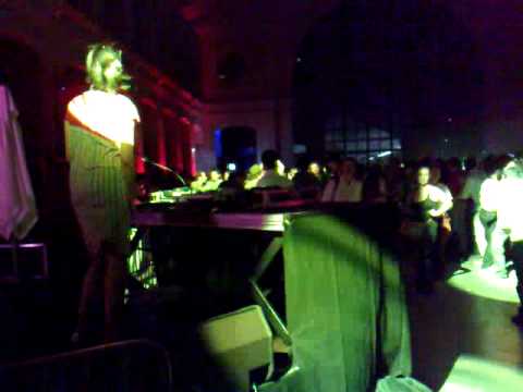 14 juillet  2009 au 104 - au platines Helena Noguerra - PART TWO