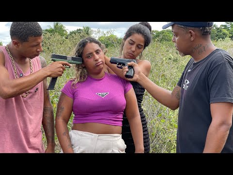 Amiga Talarica na favela passa mal