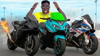 T-MAX 560 TURBO vs SUPERBIKES! (YAMAHA R1 & S1000RR) 🚀