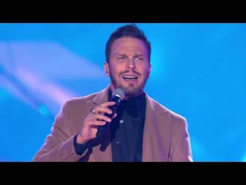 W tym głosie można się zakochać! Zobacz występ Sławka Uniatowskiego[Warszawa Stolica Sylwestra 2018]