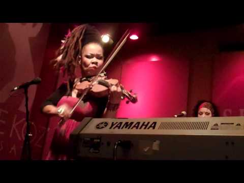 Gail Jhonson and Karen Briggs perform Soulchestral Groove Live at Spaghettinis
