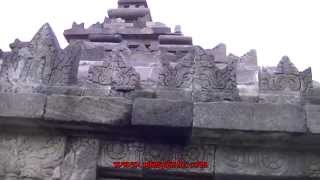 preview picture of video 'walk in sambisari temple ( jalan-jalan di candi sambisari )'