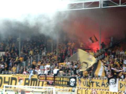 Dynamo Dresden vs Heidenheim,Pyro 30.04.2010 /5 bengalo