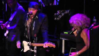 Darlene Love Still Too Soon To Know 2015