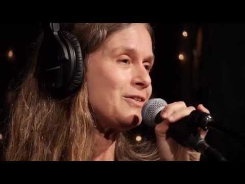 download lagu mp3 mp4 Ay No Se Ofendan Juana Molina, download lagu Ay No Se Ofendan Juana Molina gratis, unduh video klip Ay No Se Ofendan Juana Molina