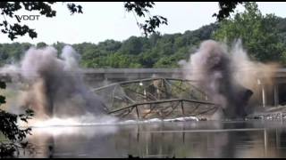 preview picture of video 'VDOT: Route 114 New River Bridge demolition'