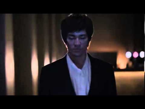 Lookalike; Bruce Lee stars in a Johnny Walker add