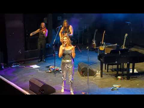 Delta Goodrem - Back In 84 (Hearts On The Run Tour - Birmingham)