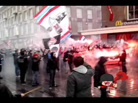 PSV Red White Army - PSV - Ajax 'March of Madness' (27/02/11).